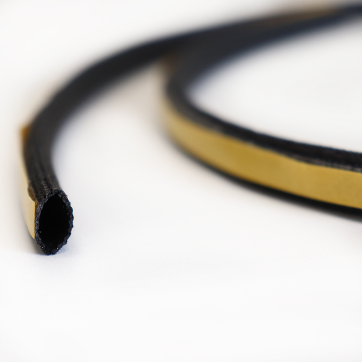 Self-adhesive tubular gasket ø 8 mm (sold by the metre) - Capska Self-adhesive tubular gasket ø 8 mm (sold by the metre) - Capska